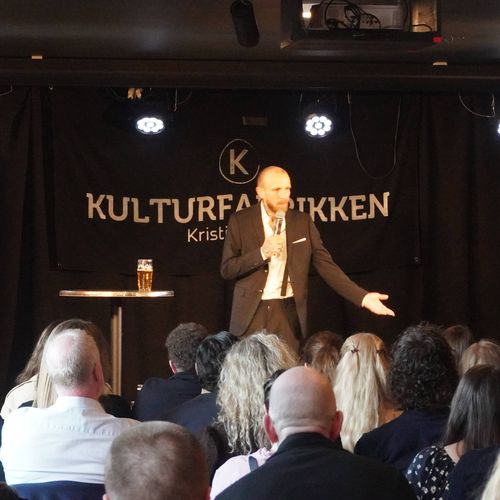 – Ingenting er mer «narkis» enn en Limousine med tilhenger