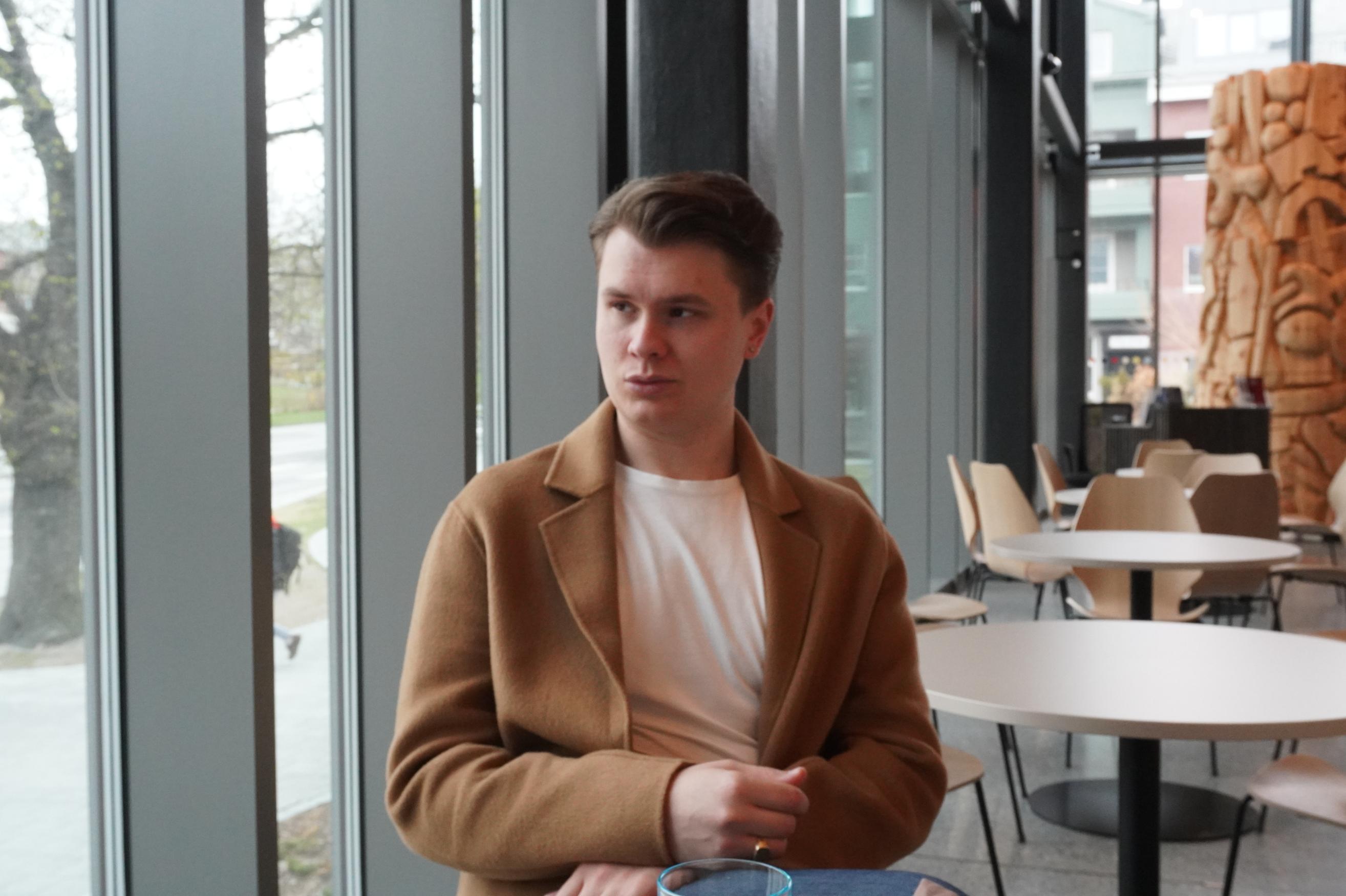 Nils Arne Halle Erstad slipper ny singel: «Æn song kom te me»