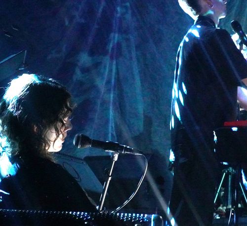 Stemmens svingninger som tidevann på Teatret Vårt