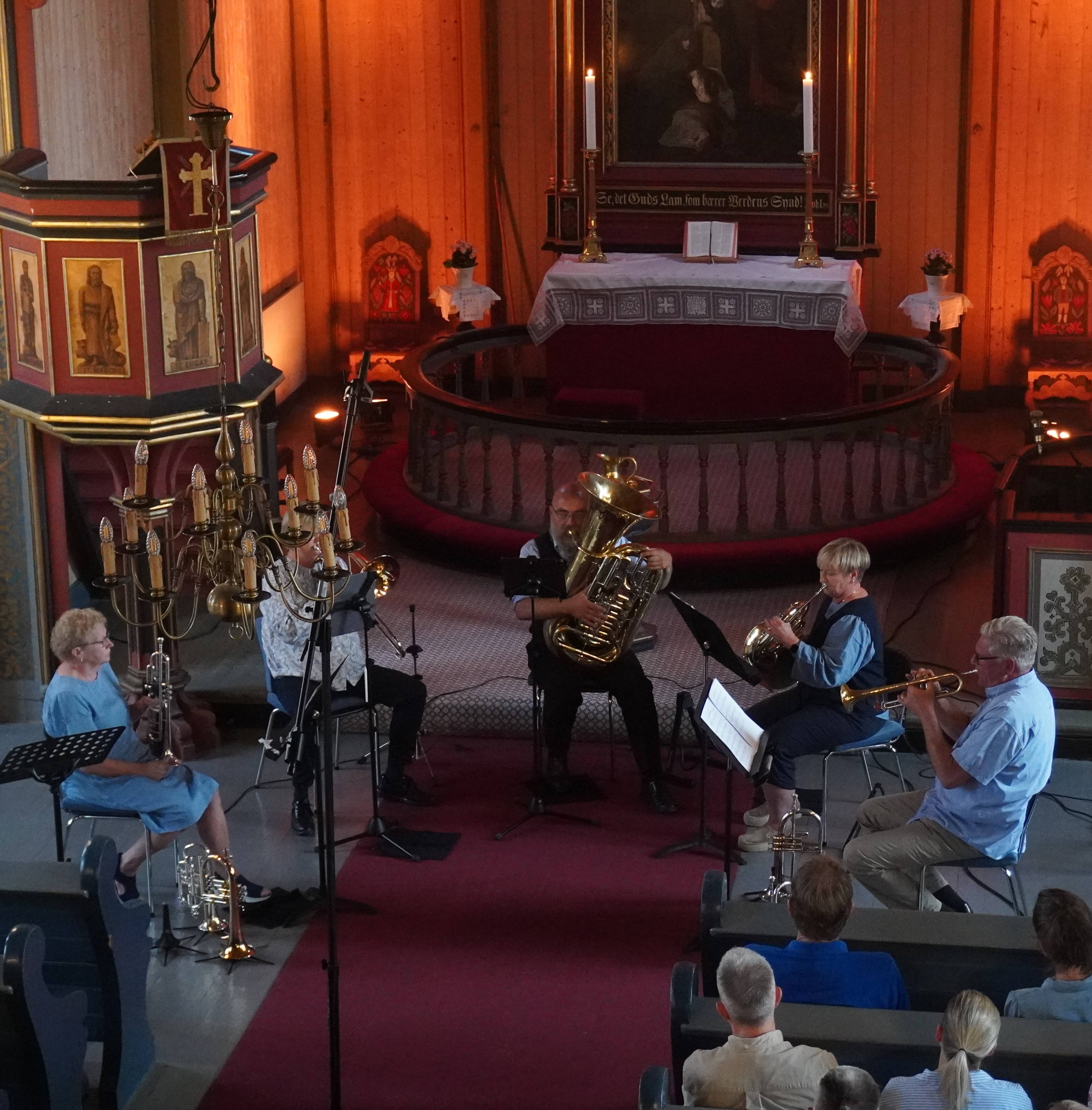 Brass på Kvernes