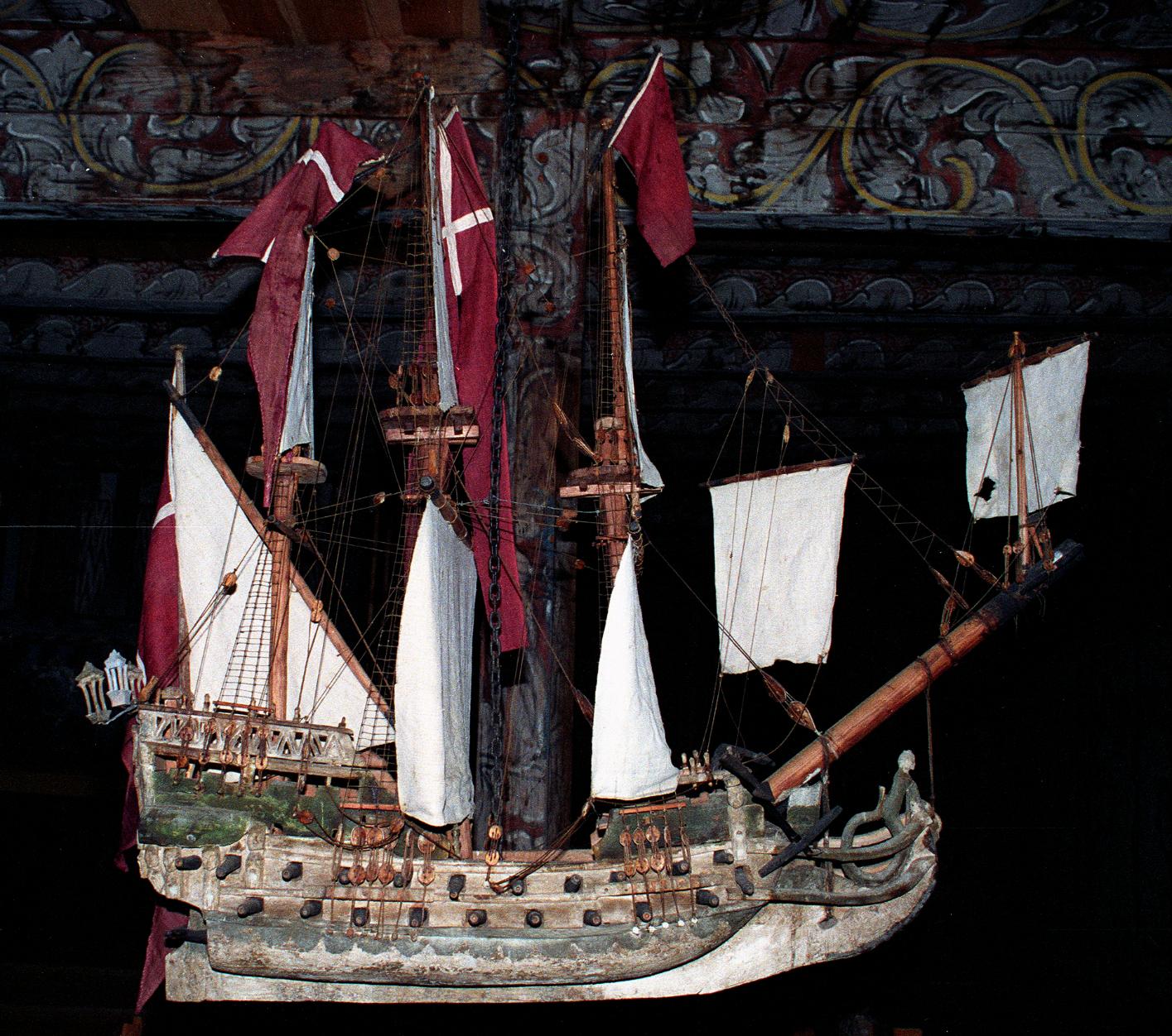 Kirkeskipene på Nordmøre – sjøfartshistorie under kirketaket