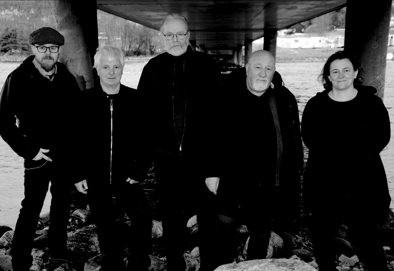 Vangsgutane tar folkrocken med til Wirumbrygga