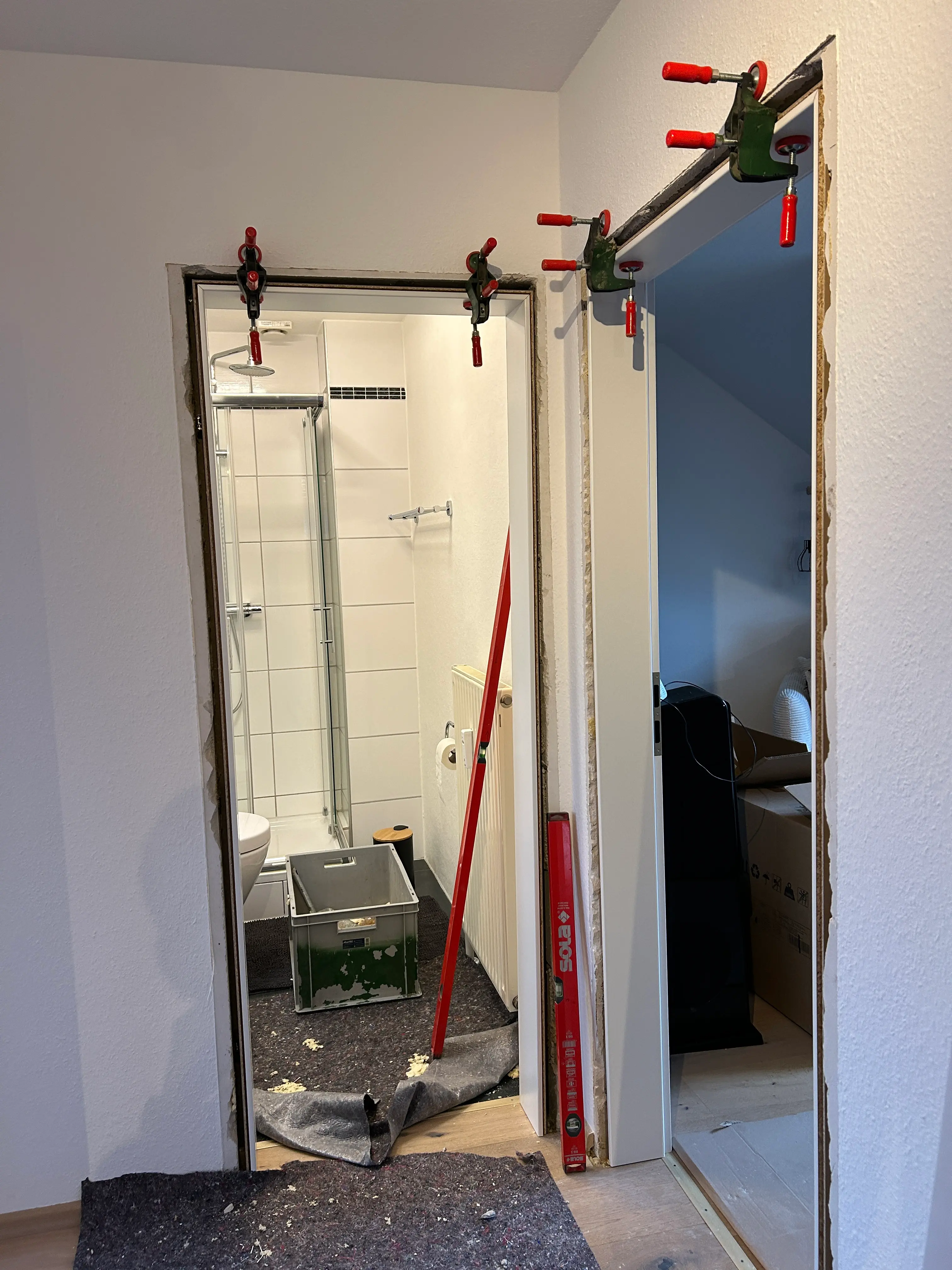 Wohnungsabschlusstür in CPL Eiche Natur Fachwerk mit schwarzem Beschlag in Heddesheim
