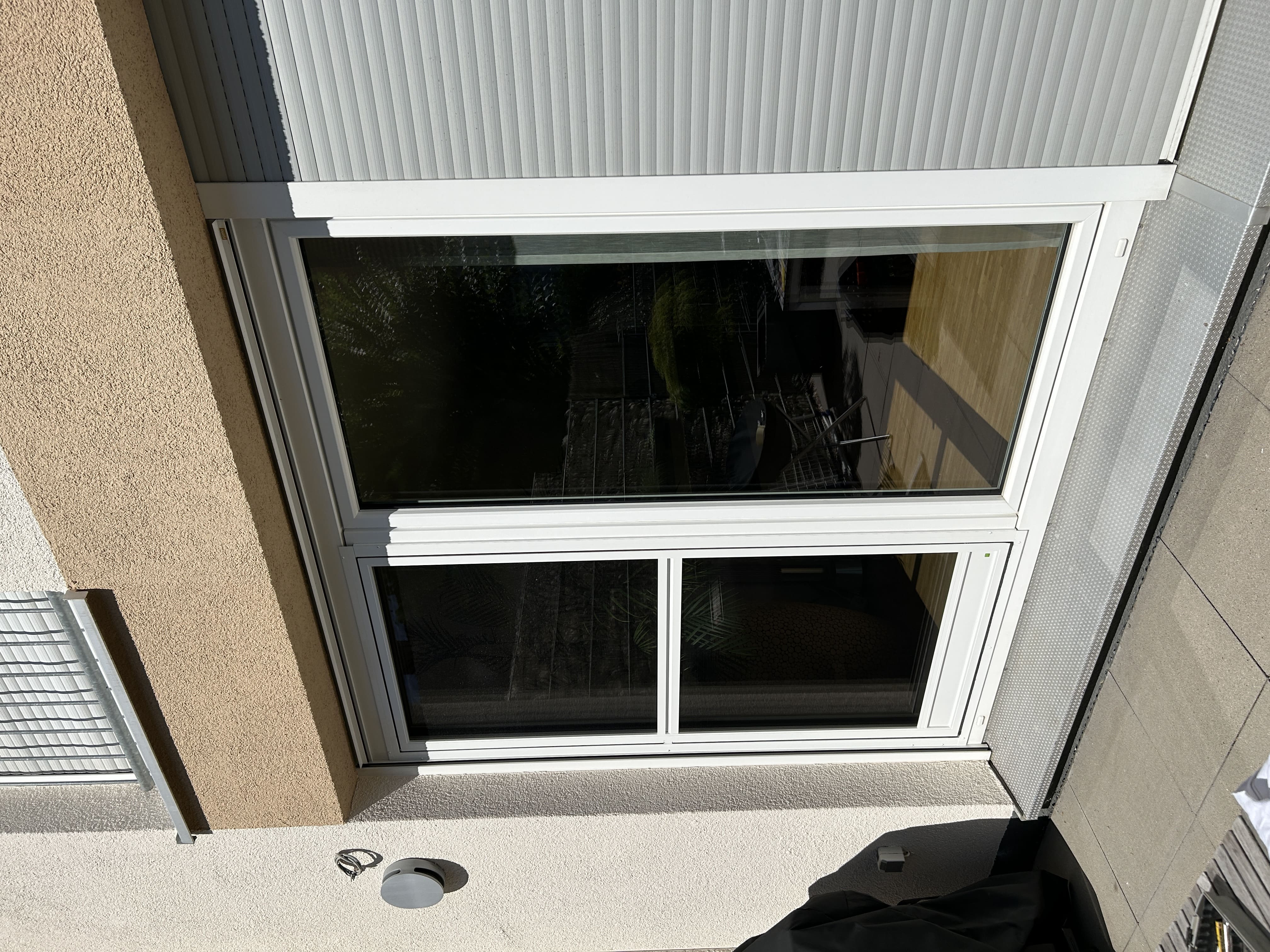 Geschlossene Neher Insektenschutz-Pendeltür an einer Terrassentür in Viernheim.