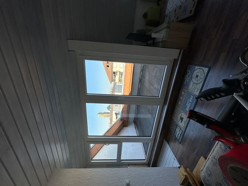 Neue Kunststoff-Fensteranlage Gealan S9000 nach dem Austausch in Mannheim.