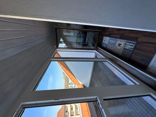 Neue Gealan S9000 Kunststofffenster mit Blick auf die Dachterrasse in Mannheim.