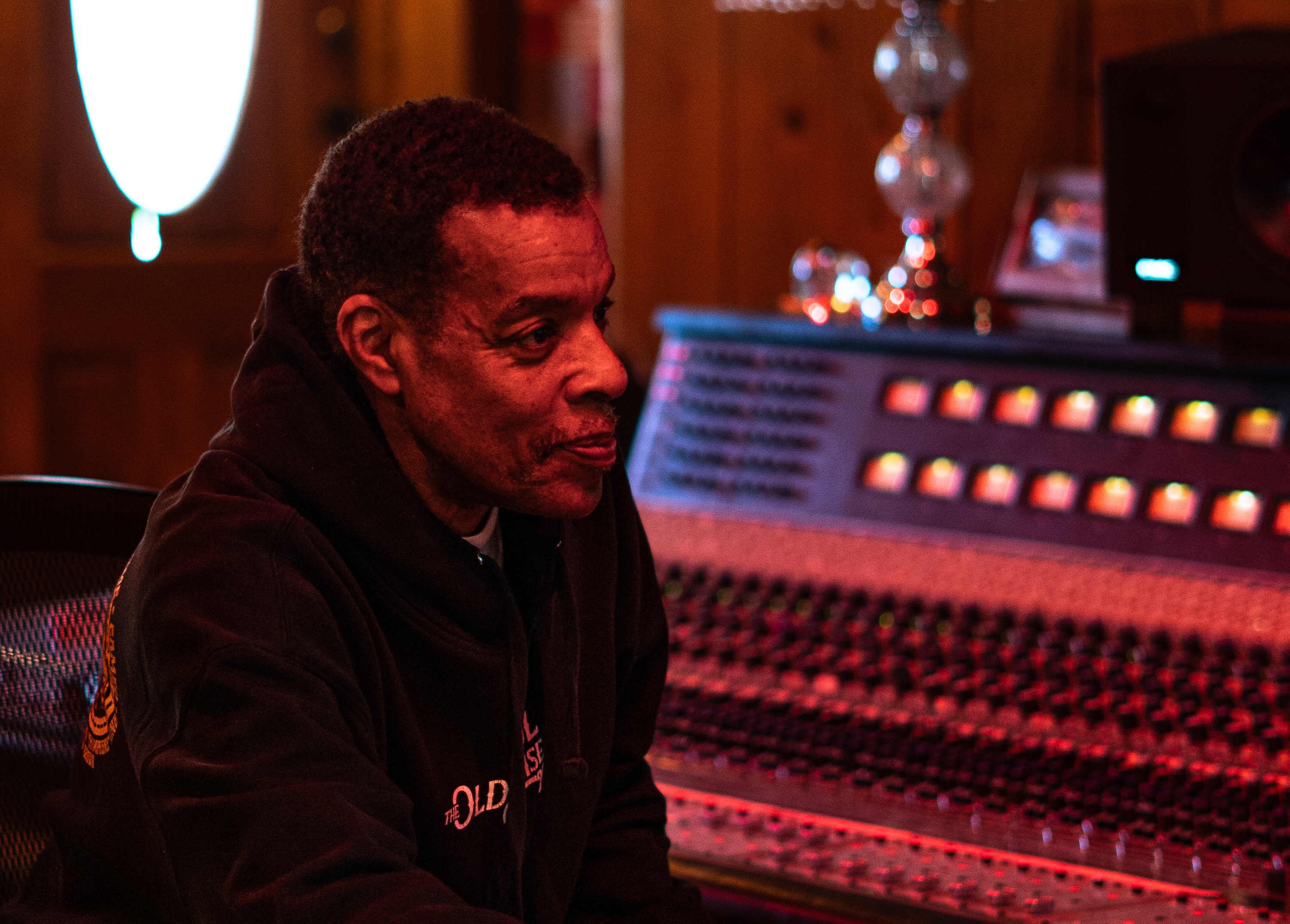 image of highend audio equipment (photography) (for a music studio)
