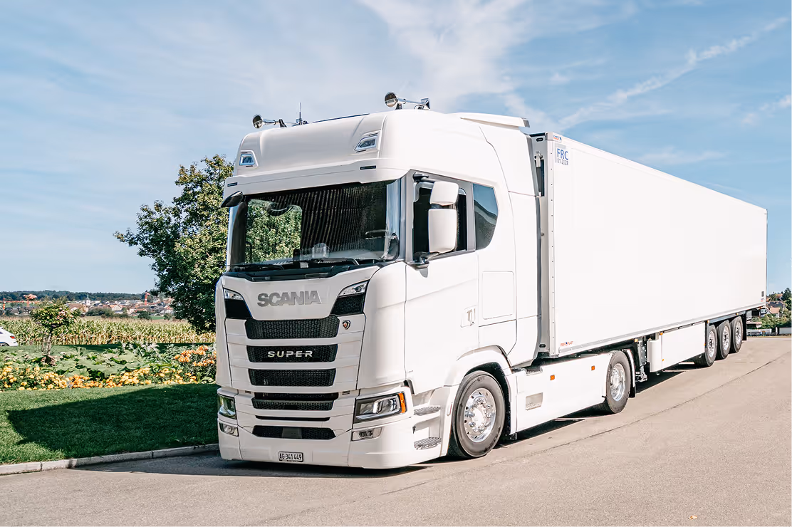 Roland Koch Transporte Scania Super Lastwagen in Schweizer Landschaft