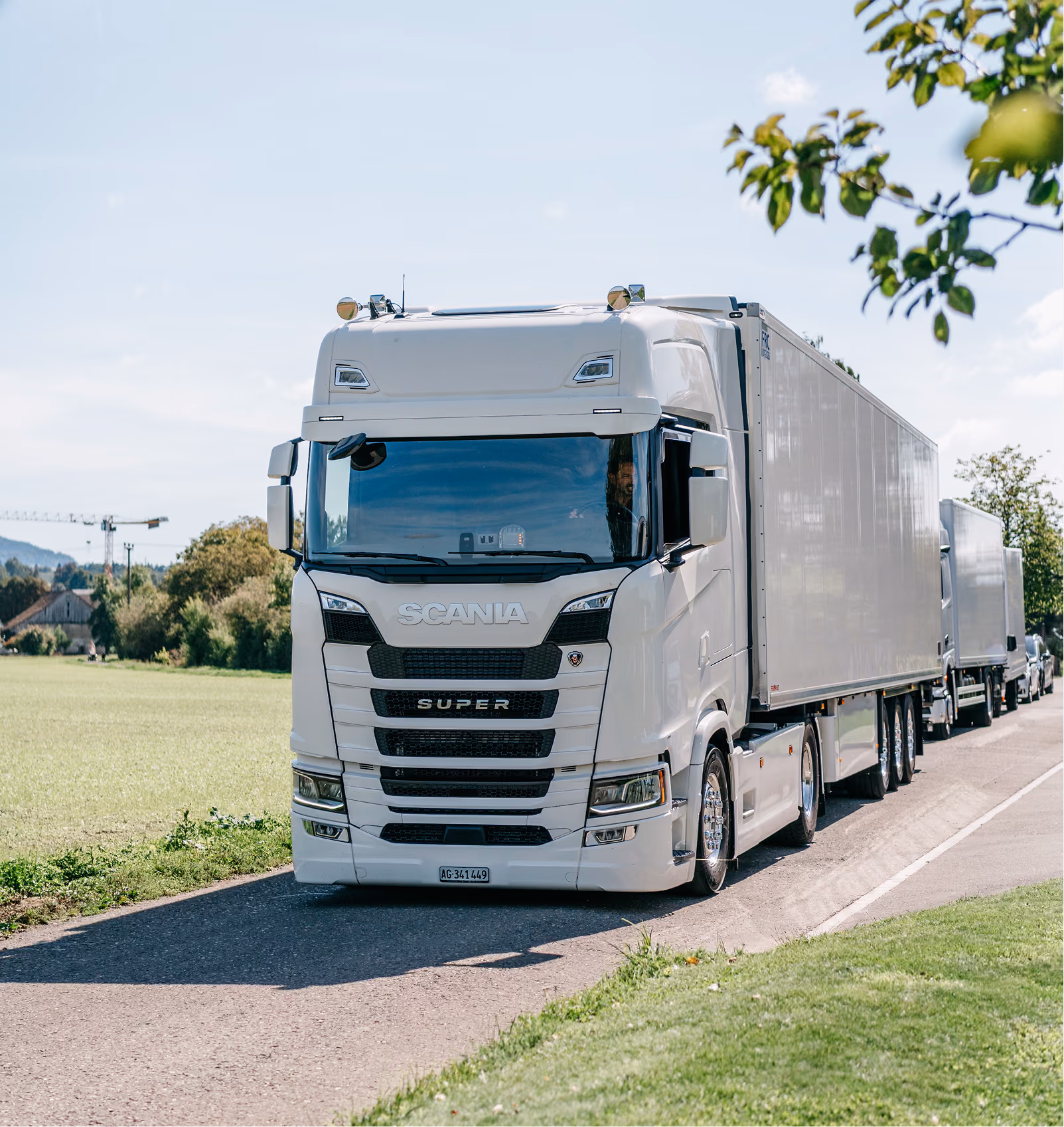 Roland Koch Transporte Scania Super Lastwagen in Schweizer Landschaft