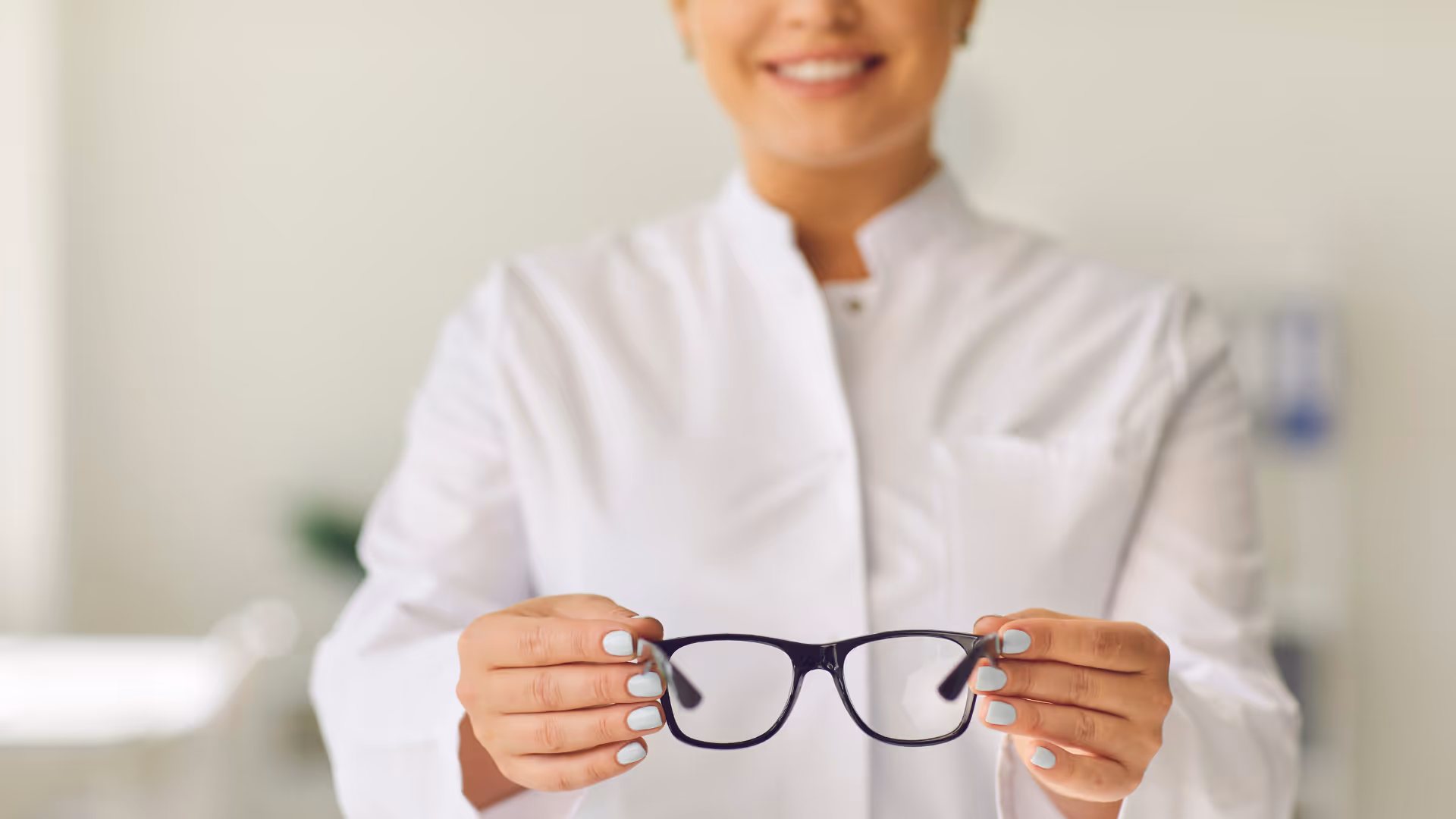 Hands holding glasses
