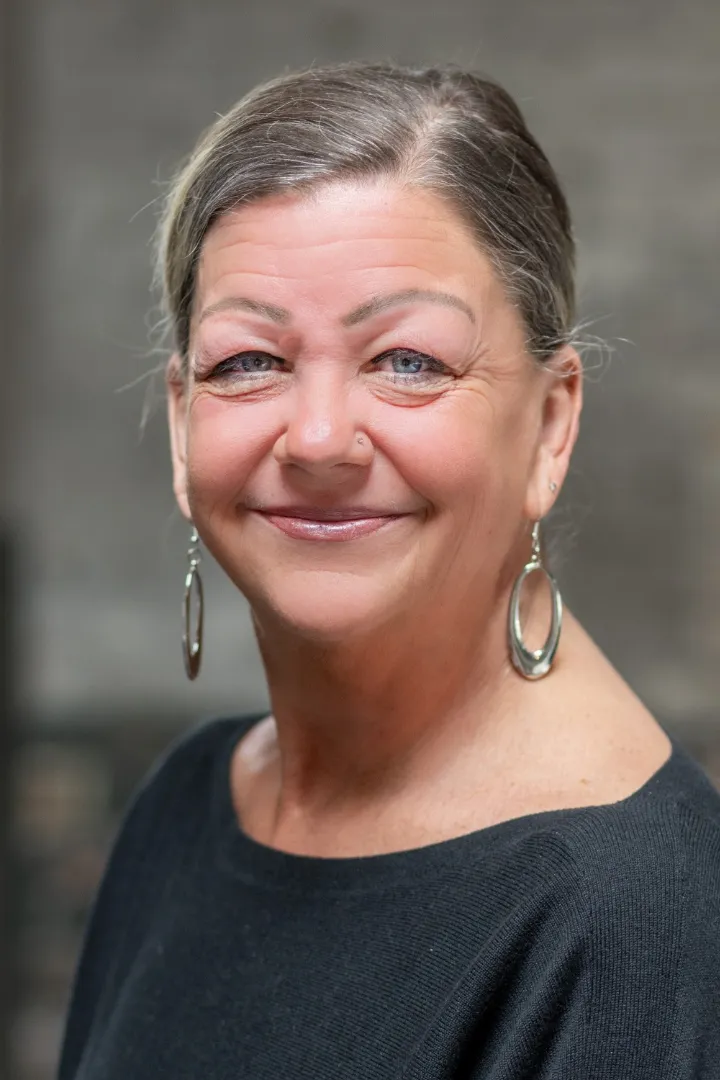 A portrait photograph of Kimberly Seaman