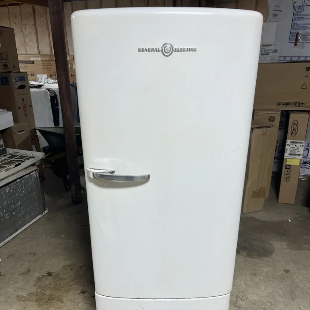 GE - General Electronics Refrigerator BuyItForLife