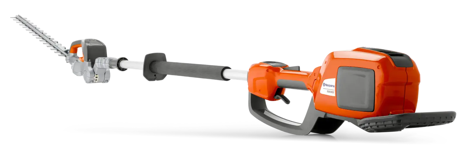 Husqvarna 520iHE3 Akku-Teleskopheckenschere, orange und grau, für müheloses Heckenschneiden in großer Höhe.