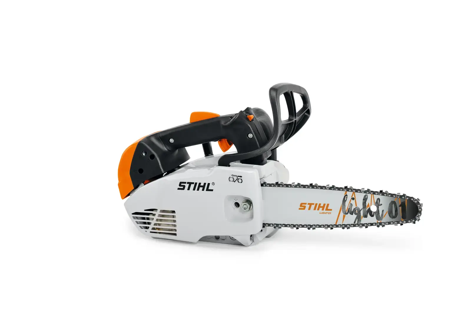 STIHL MS 151 TC-E Kettensäge, weiße Gehäusefarbe mit orangefarbenen Akzenten, seitliche Ansicht auf weißem Hintergrund.