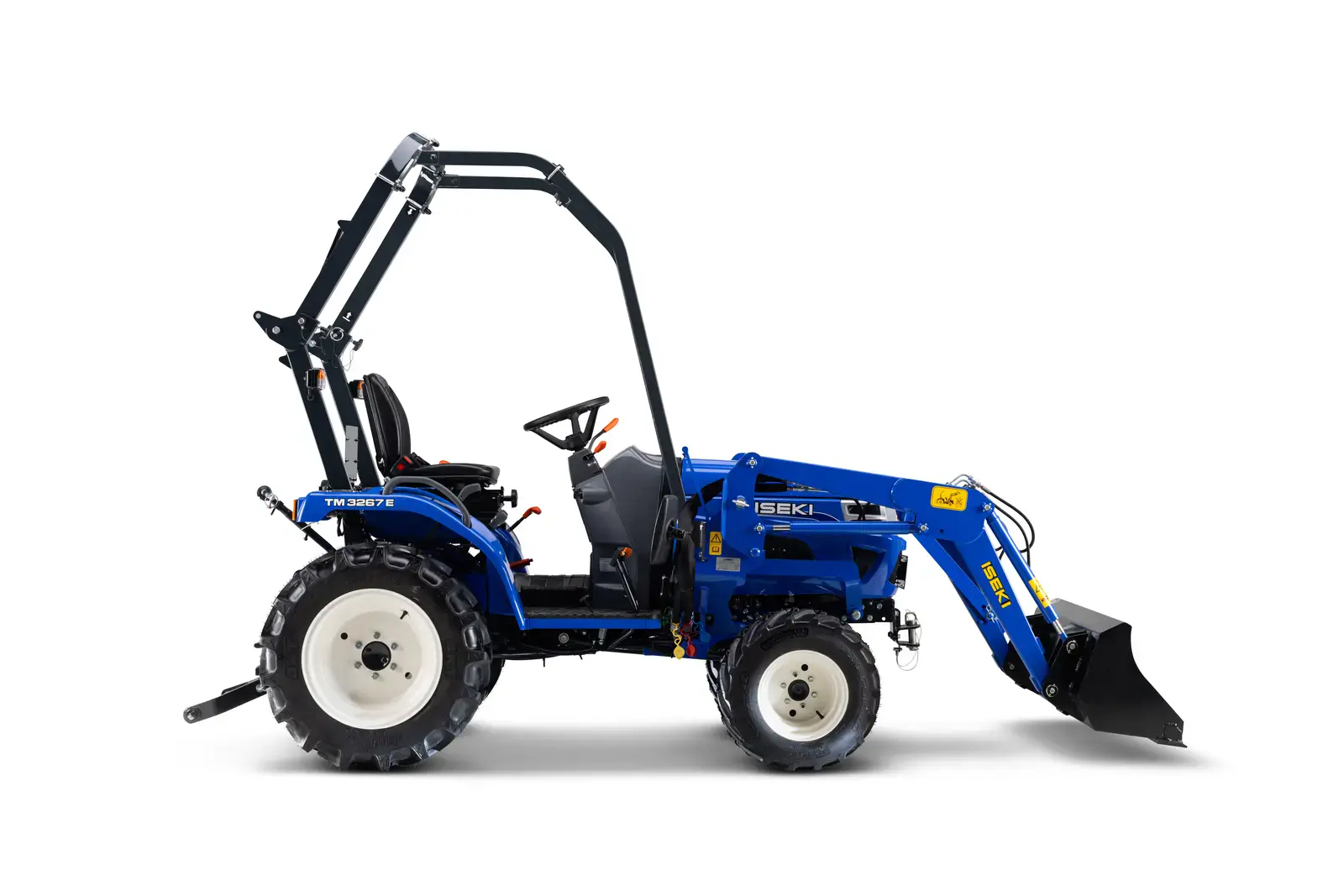 Blauer ISEKI TM3267AL ECO Dieselgeräte Traktor mit Frontlader in Seitenansicht. Landwirtschaftliche Maschine.