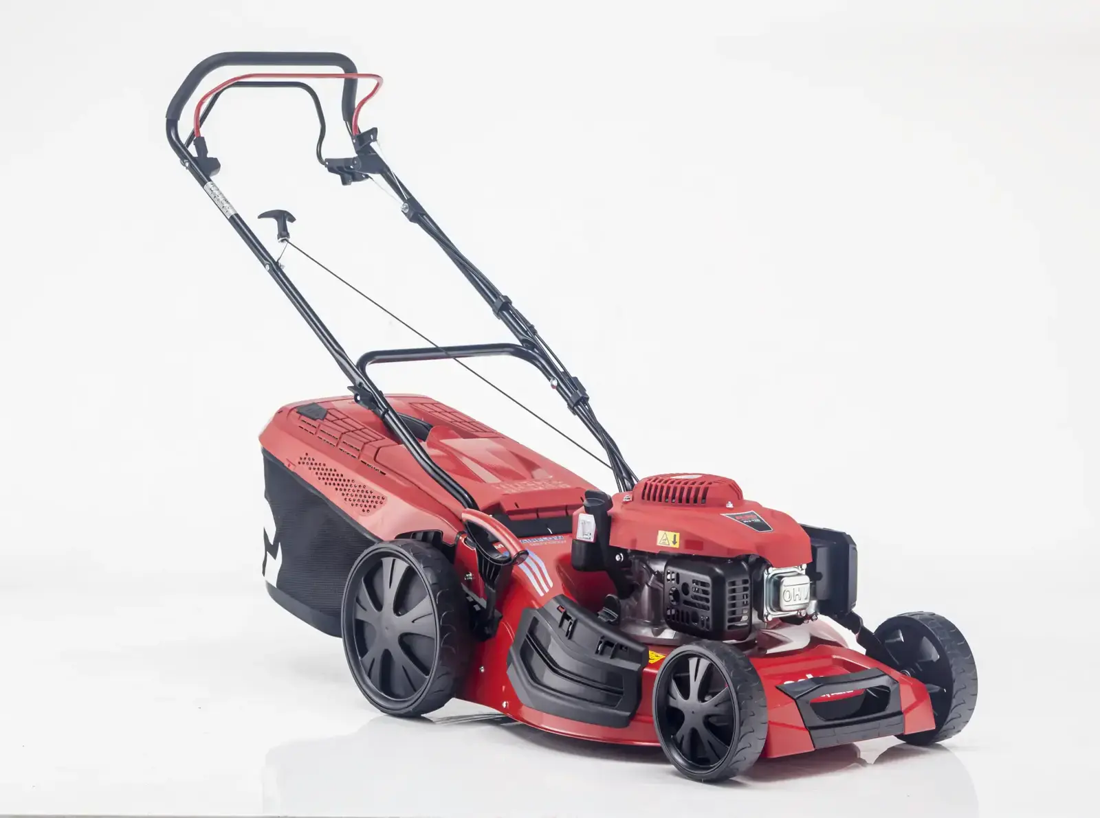Roter Solo by ALKO 5231SP-A Benzingeräte. Kraftvoller Rasenmäher mit Fangkorb und ergonomischem Holm, ideal für große Gärten.