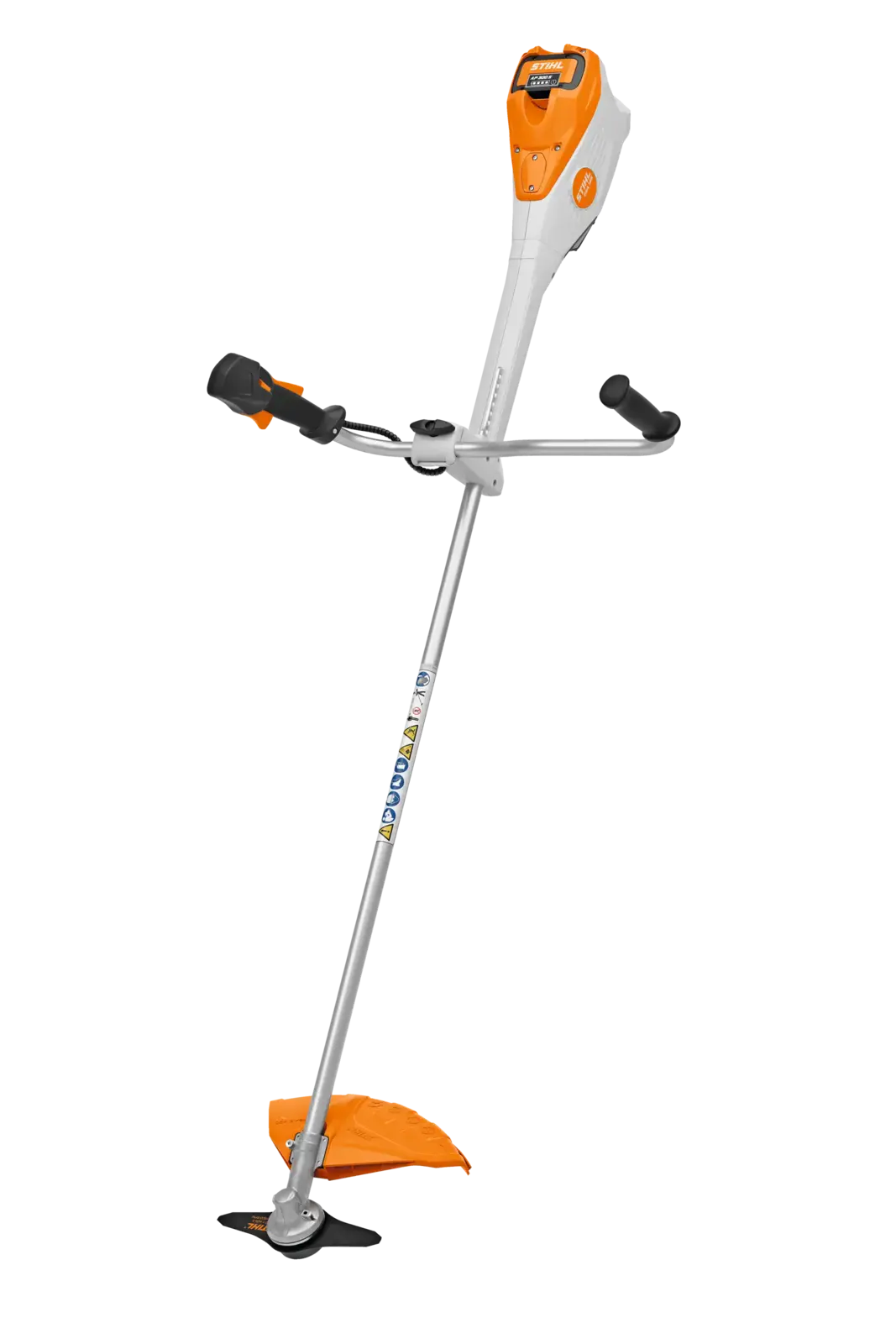 Stihl FSA135 Akku-Motorsense in Orange und Grau, mit Trimmerkopf und Griffbügel, freigestellt auf weißem Hintergrund.