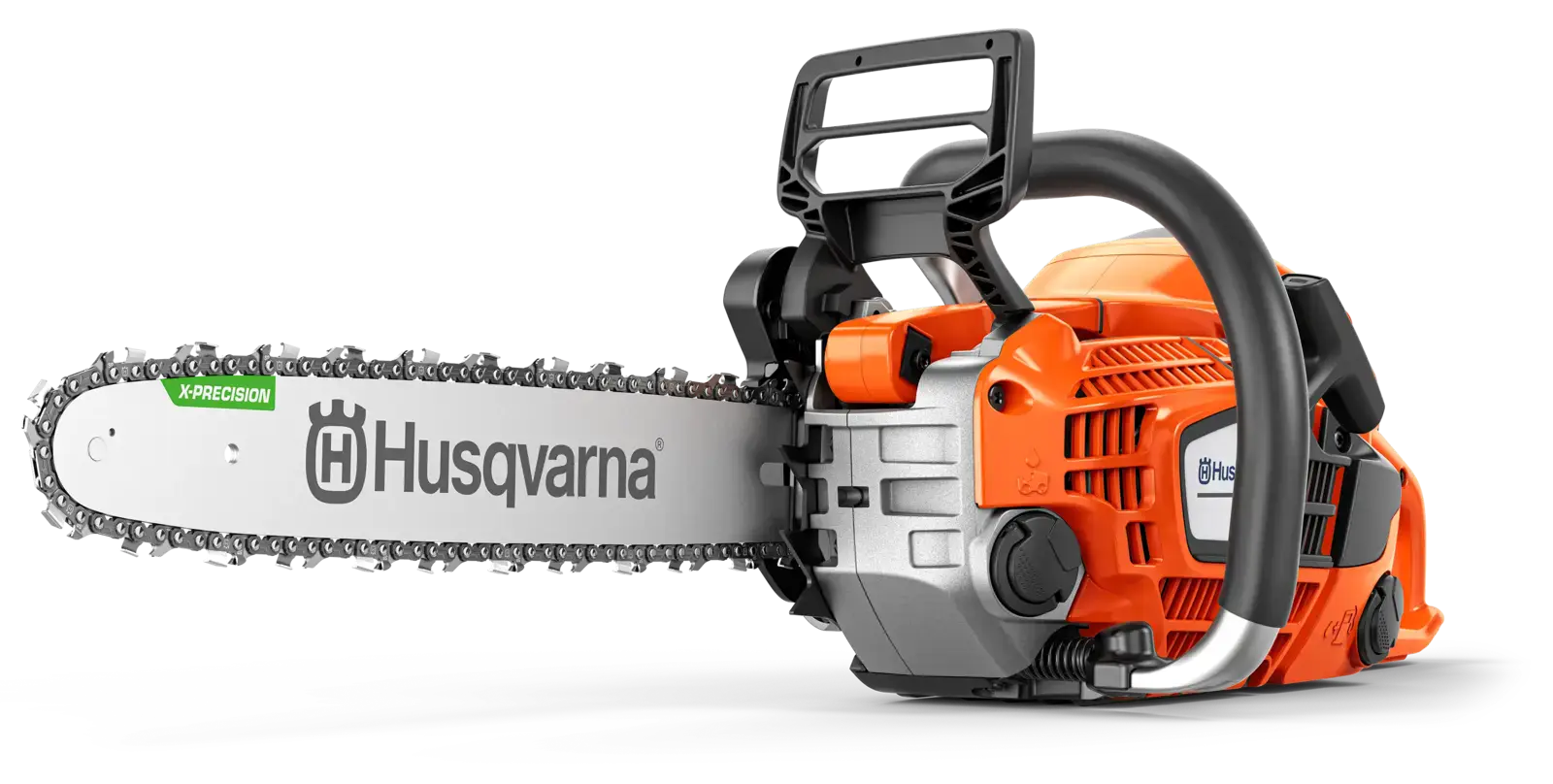 Orange-graue Husqvarna 540XP MARK III Motorsäge, ein leistungsstarkes Benzingerät mit langem Schwert, präsentiert auf schwarzem Hintergrund.