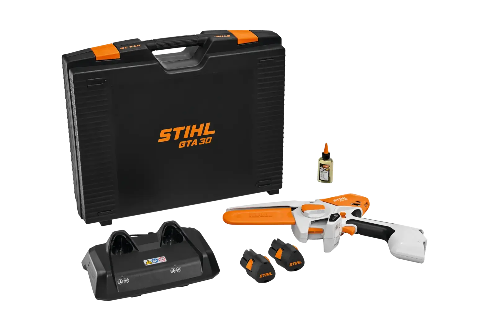 Stihl GTA30 Akku-Astsäge mit Ladegerät, zwei Akkus, Ölflasche und schwarzem Transportkoffer.