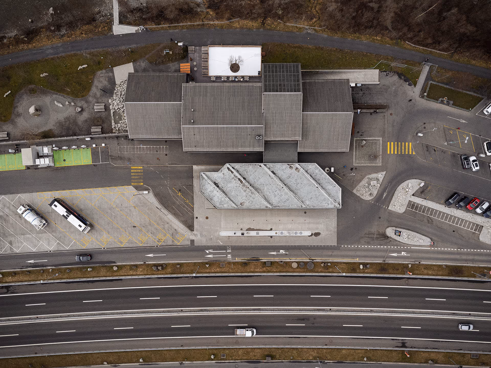 Drohnenaufnahme Gotthard Raststätte Fahrrichtung Süd, Schattdorf