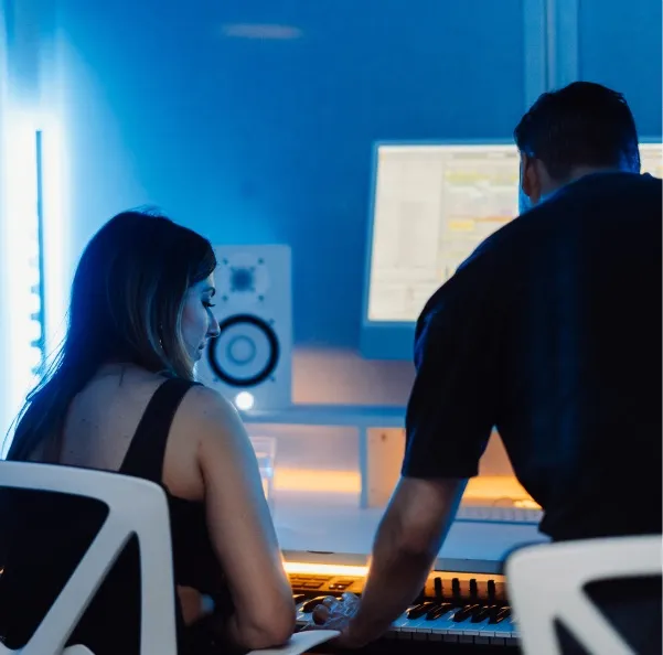 DJ students work on their project together