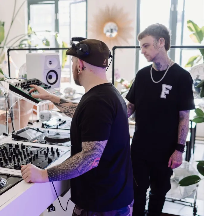 A team building DJ lesson in action at London Sound Academy