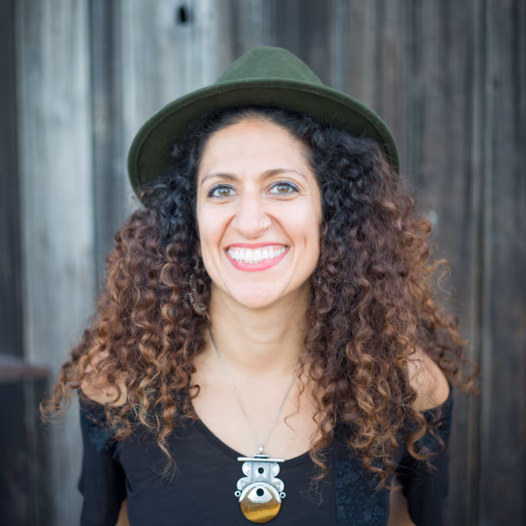 a headshot of Lydia Violet