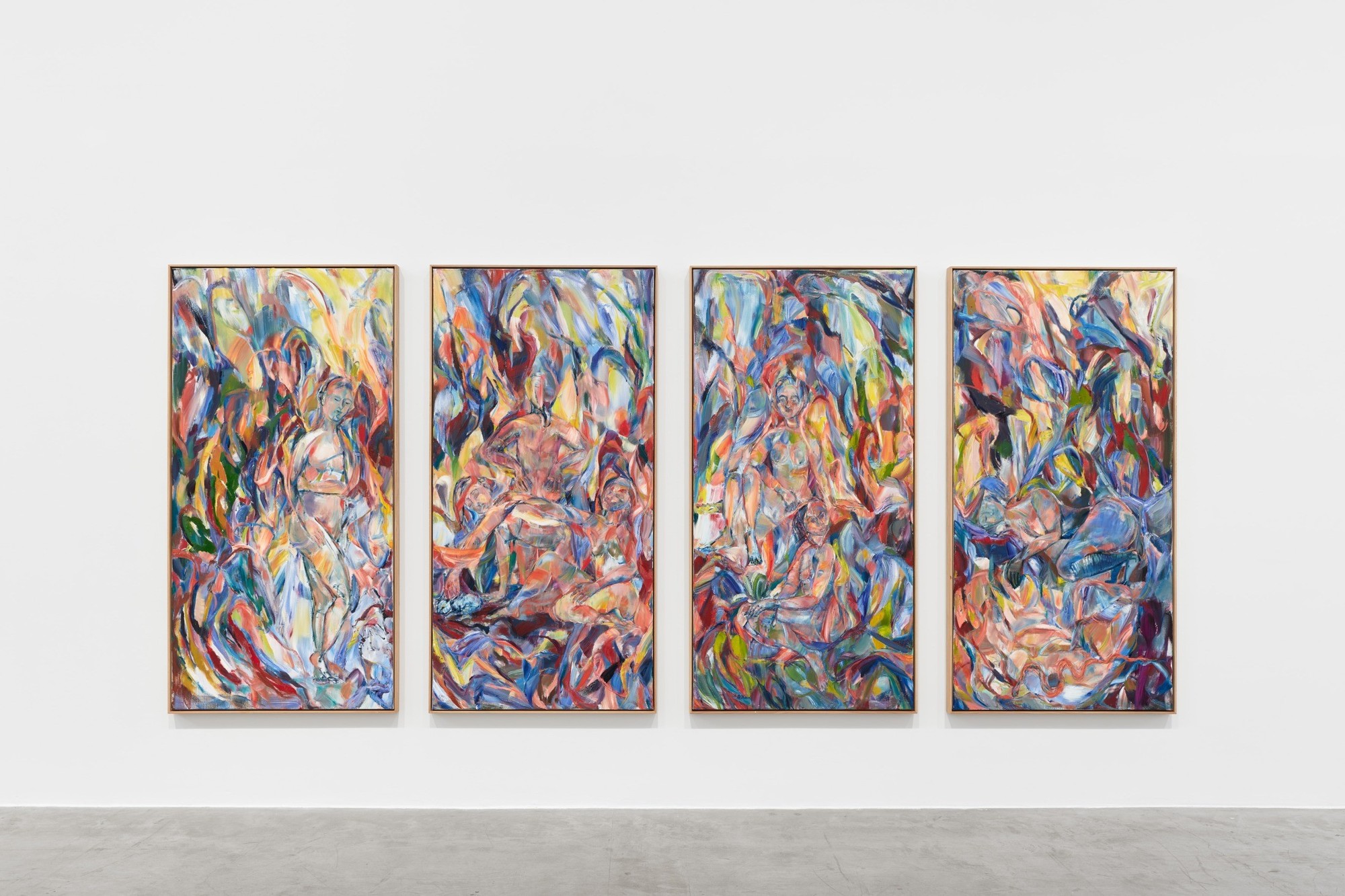 Fragment einer Idylle (1–4): seven bodies across four canvases, seeming to come out of the swathes and strokes around them. Image credit: Installation view, Sabine Moritz, ROT GELB BLAU STAUB, Galerie Max Hetzler, Berlin, 11 September – 31 October 2026.