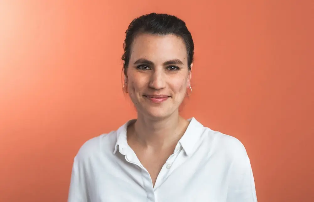 [team] image of individual team member (for a home goods store)