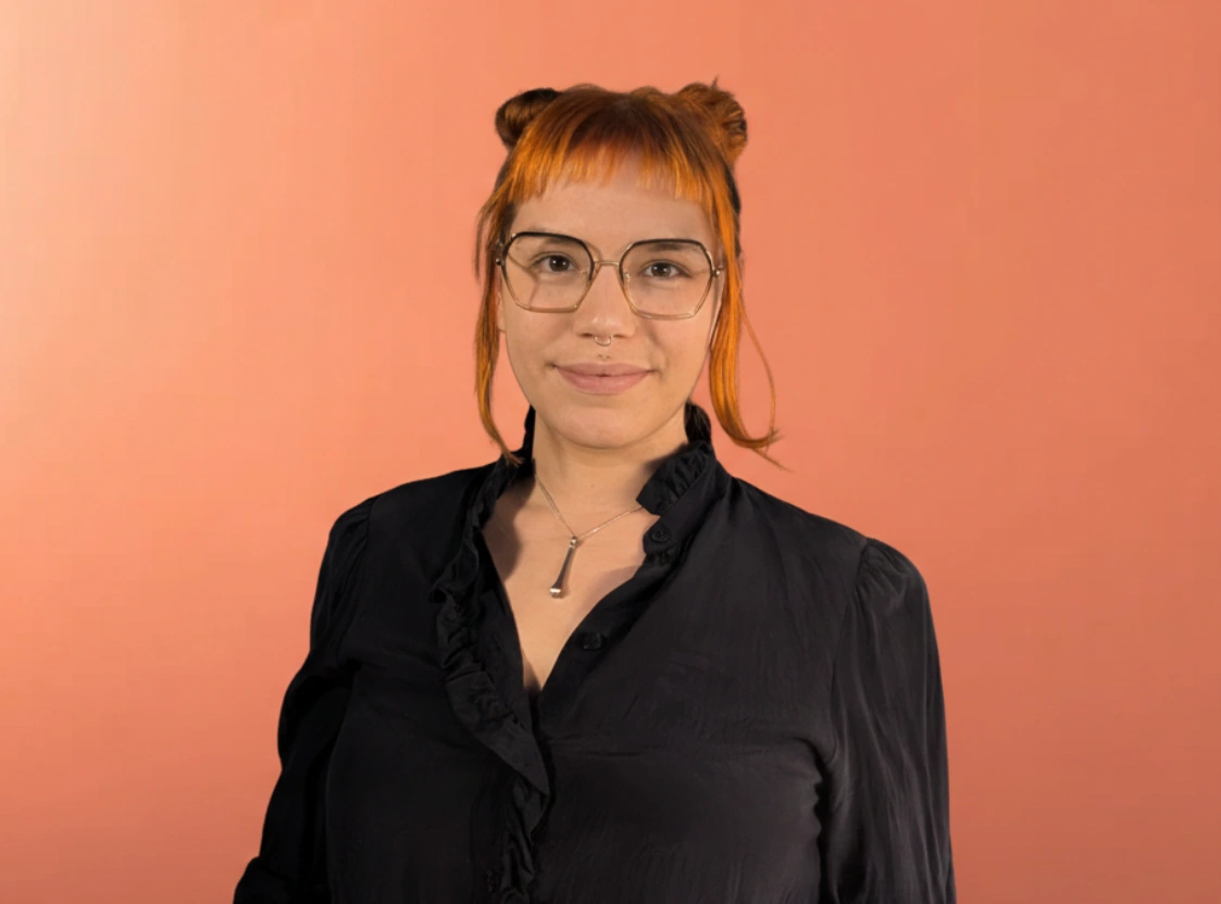 [team] image of individual team member (for a home goods store)