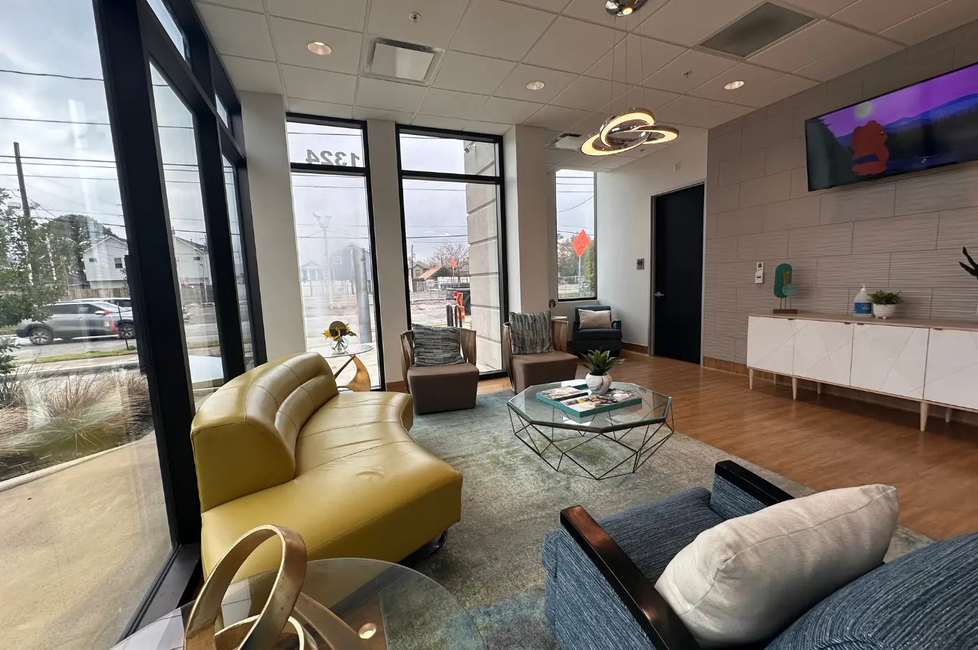 [background image] image of a welcoming reception area (for a automotive service)