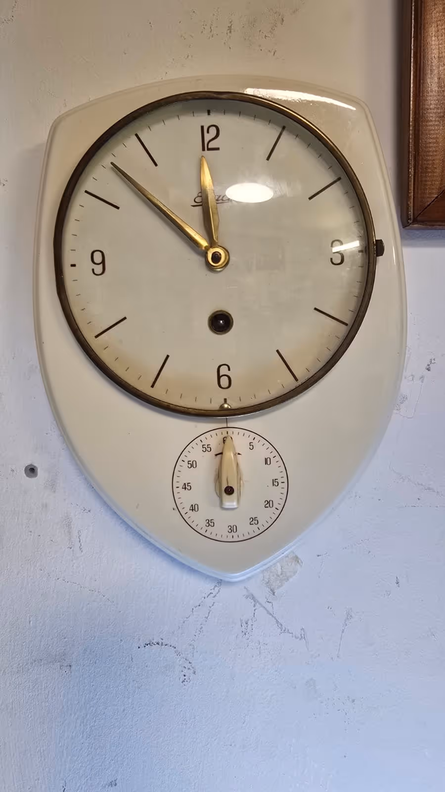 image of factory equipment in a manufacturing plant