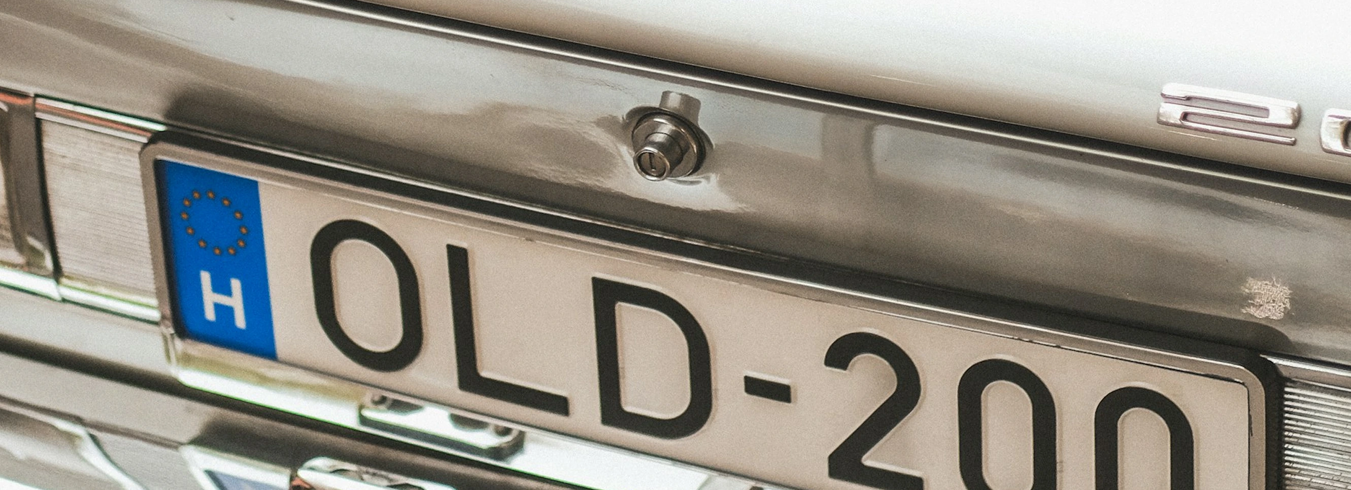 Kennzeichenerkennung im Unternehmensparkplatz – Komfort und Kontrolle in einem System