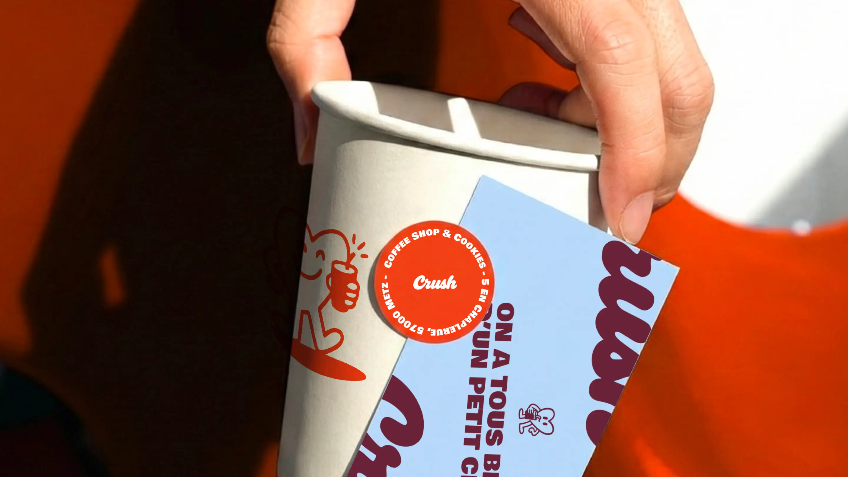 obelet à emporter avec identité graphique colorée pour un concept de coffee shop