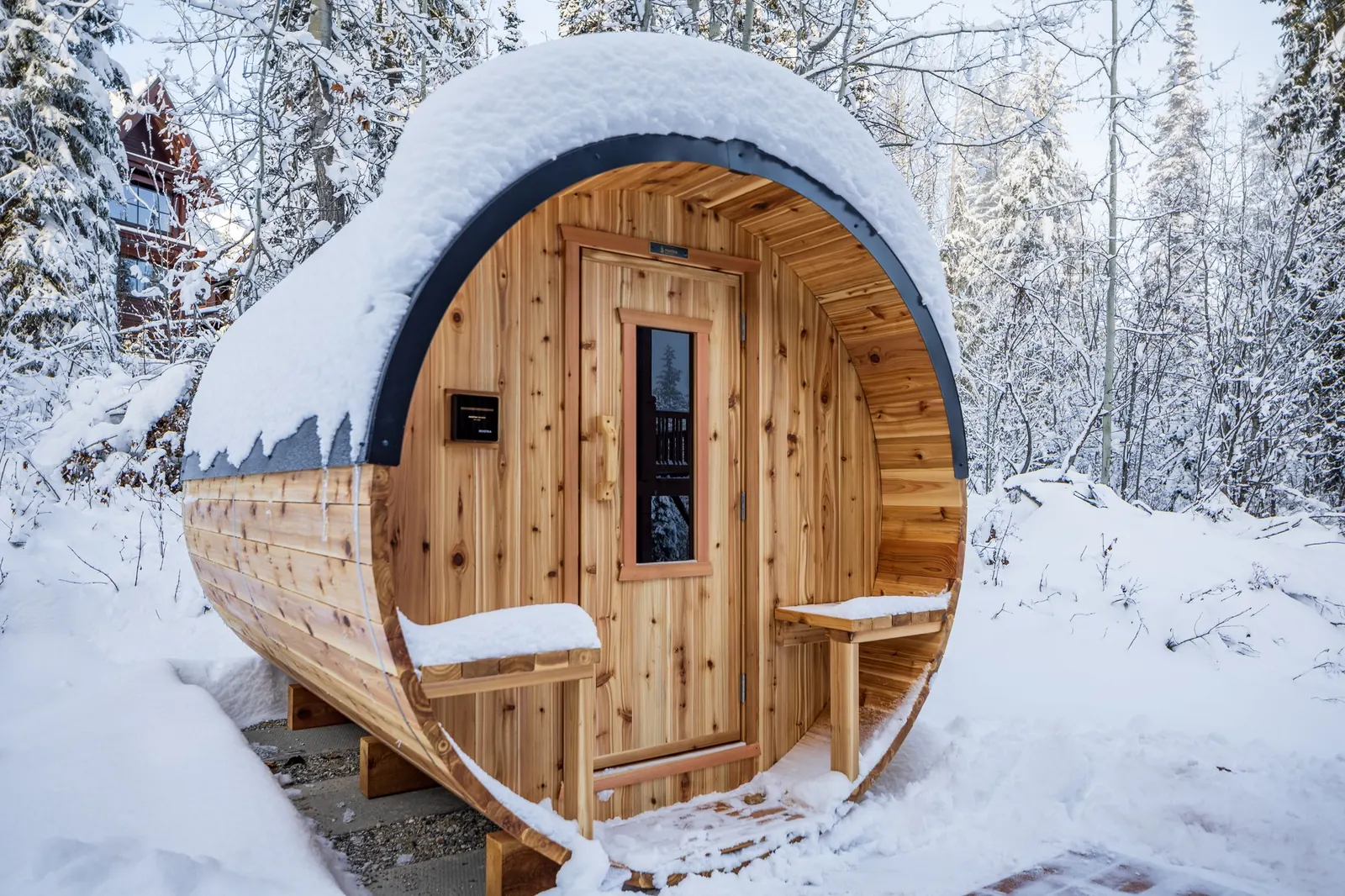 Outdoor Nootka barrel sauna at Copper Horse Lodge
