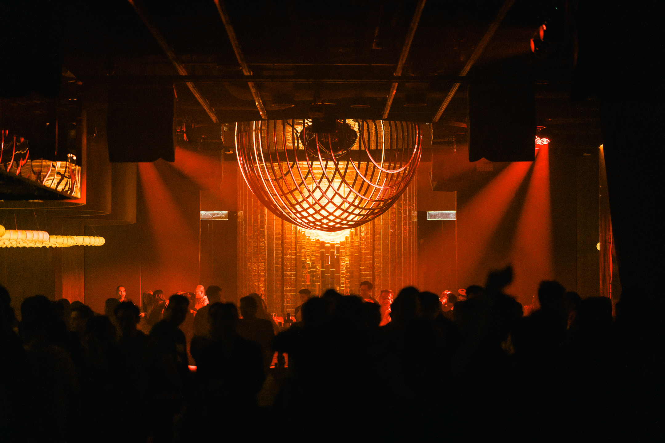 Lane 23 - spherical cage over bar