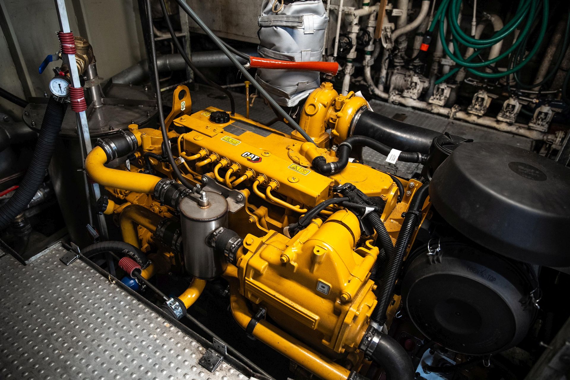 Motor Cat C7.1 pro pohon výletního parníku Král Jiří