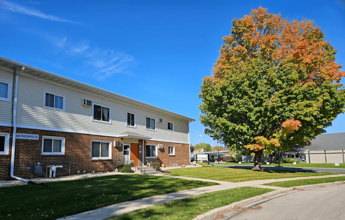 240 Waterman St