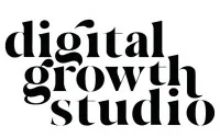 Logo mit dem Schriftzug digital growth studio in schwarzer Serifenschrift.