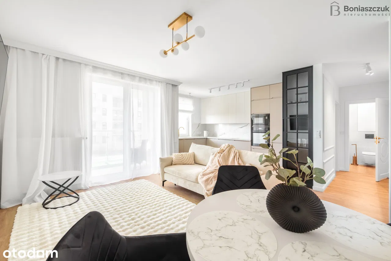 FELICITY, UNIWERSYTET, Wysoki Standard, Duży balkon