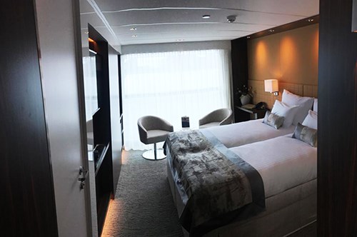 Amadeus Queen Cabin