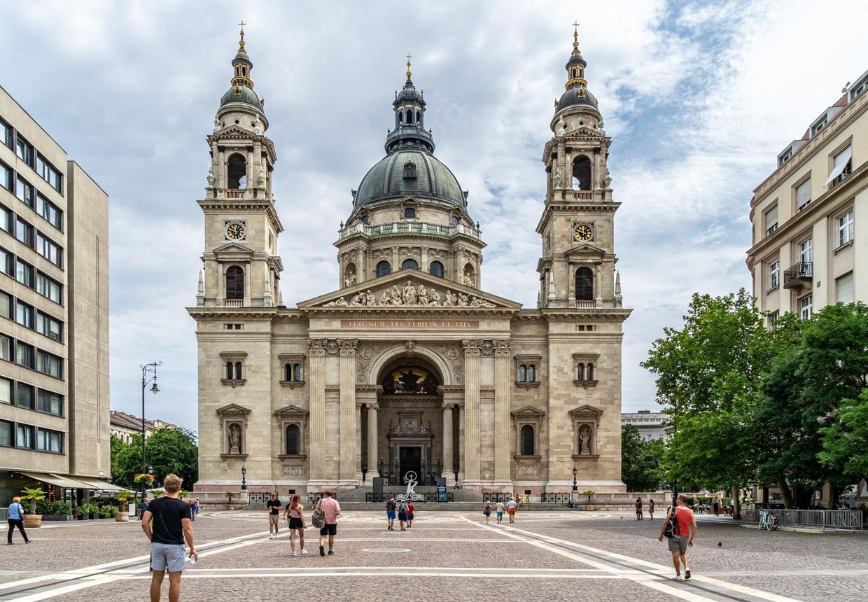 A budapesti Szent István-bazilika harangjai – Magyar és német mesterművek a templom tornyaiban