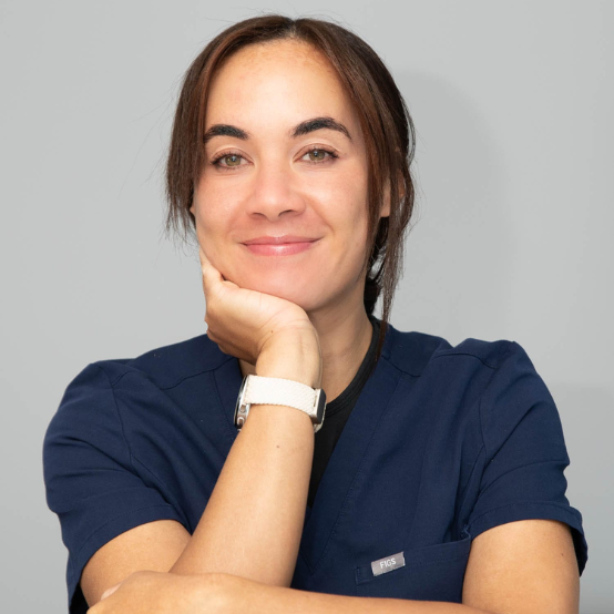 image of acupuncture specialist at work