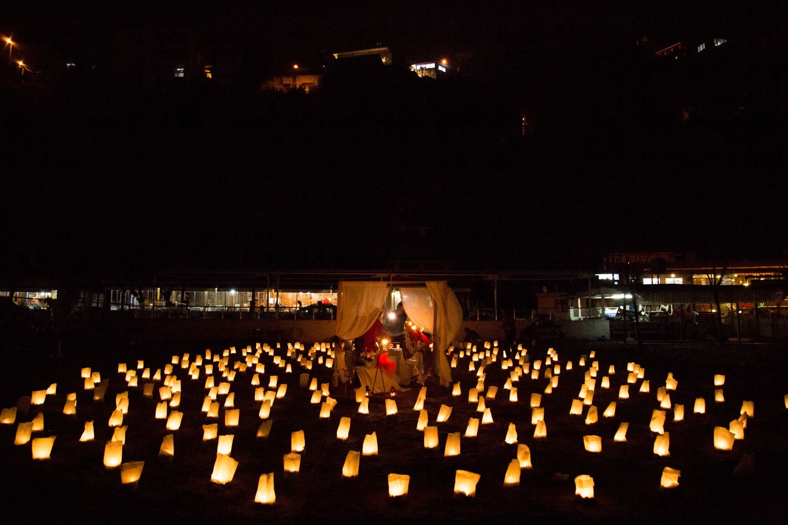 Kumsalda evlilik teklifi gun batimi Istanbul