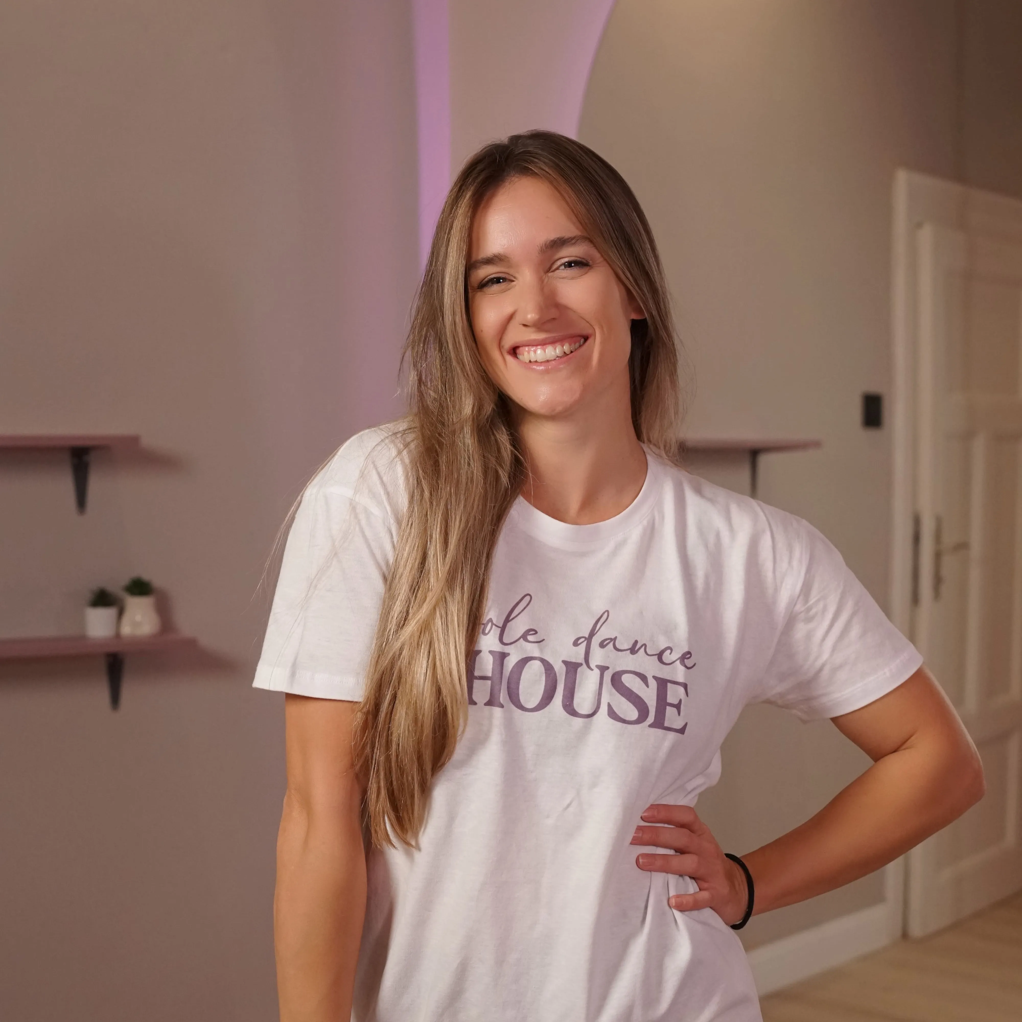 Nevena, instruktorka Pole Dance Studija.