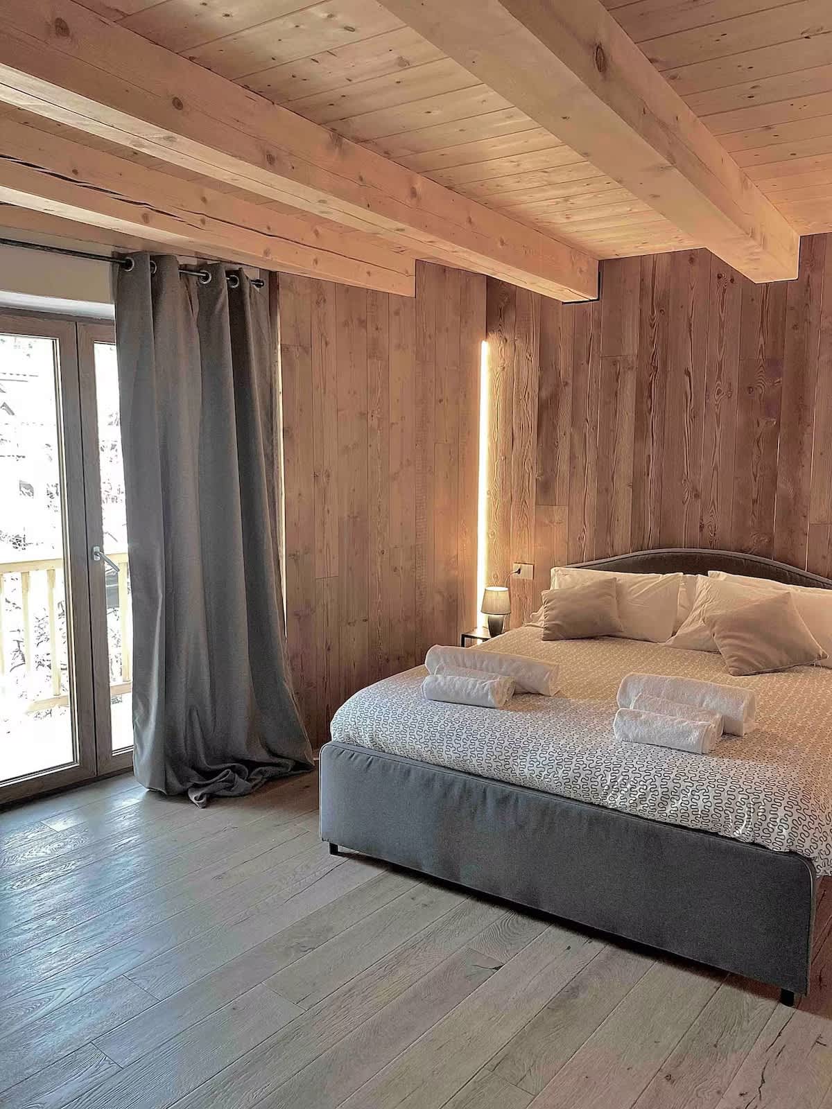 Boutique Alpine One-Bedroom, Courmayeur