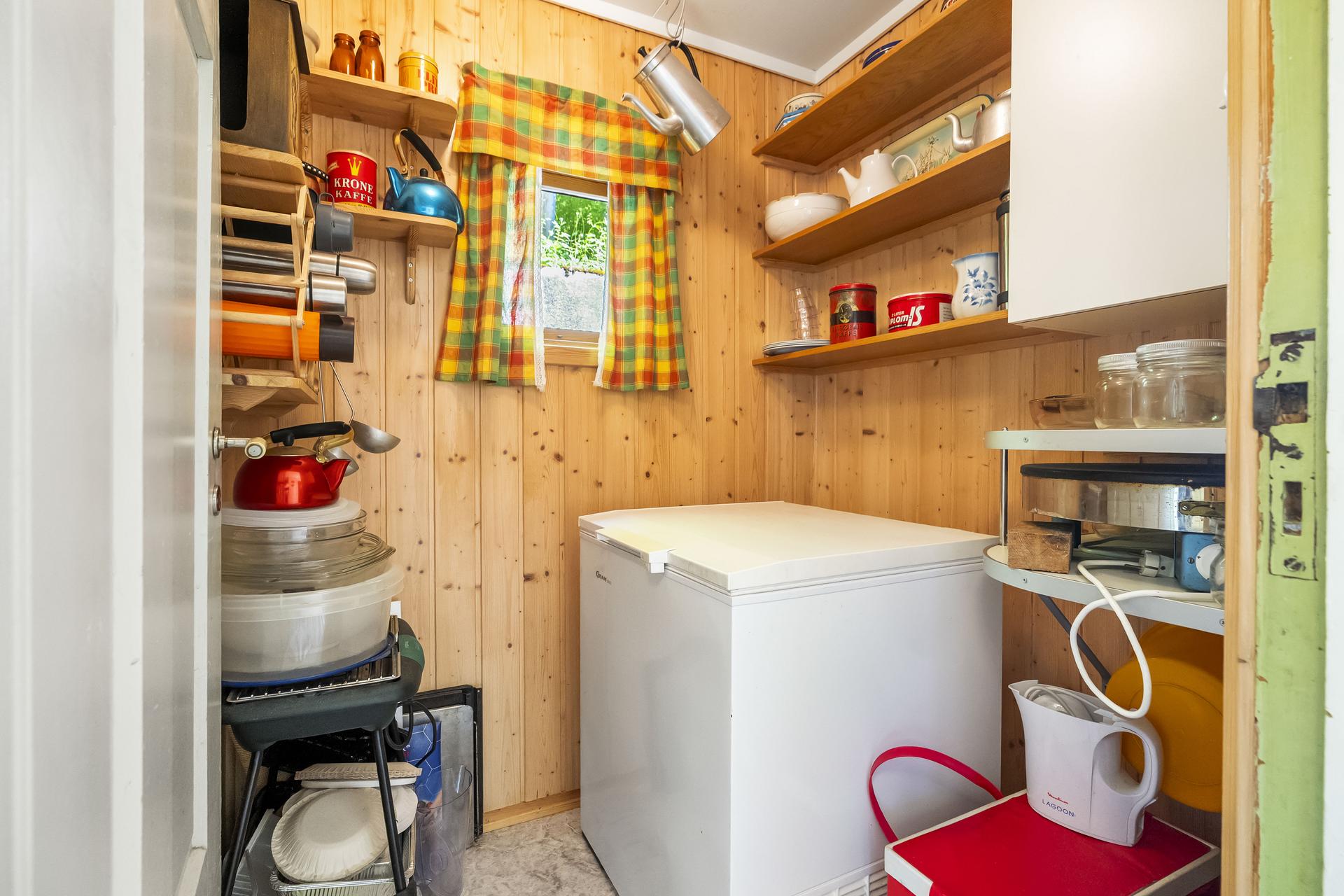 - Bod med plass til oppbevaring - 