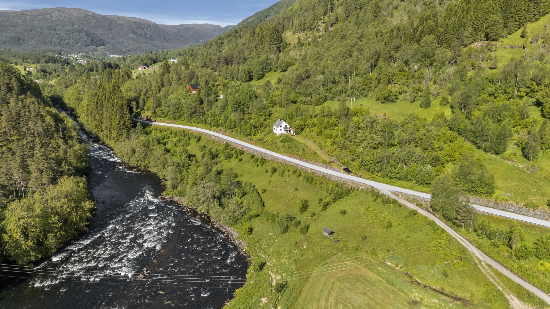 - Fra eiendommen er det gode tur- og fiskemuligheter - 