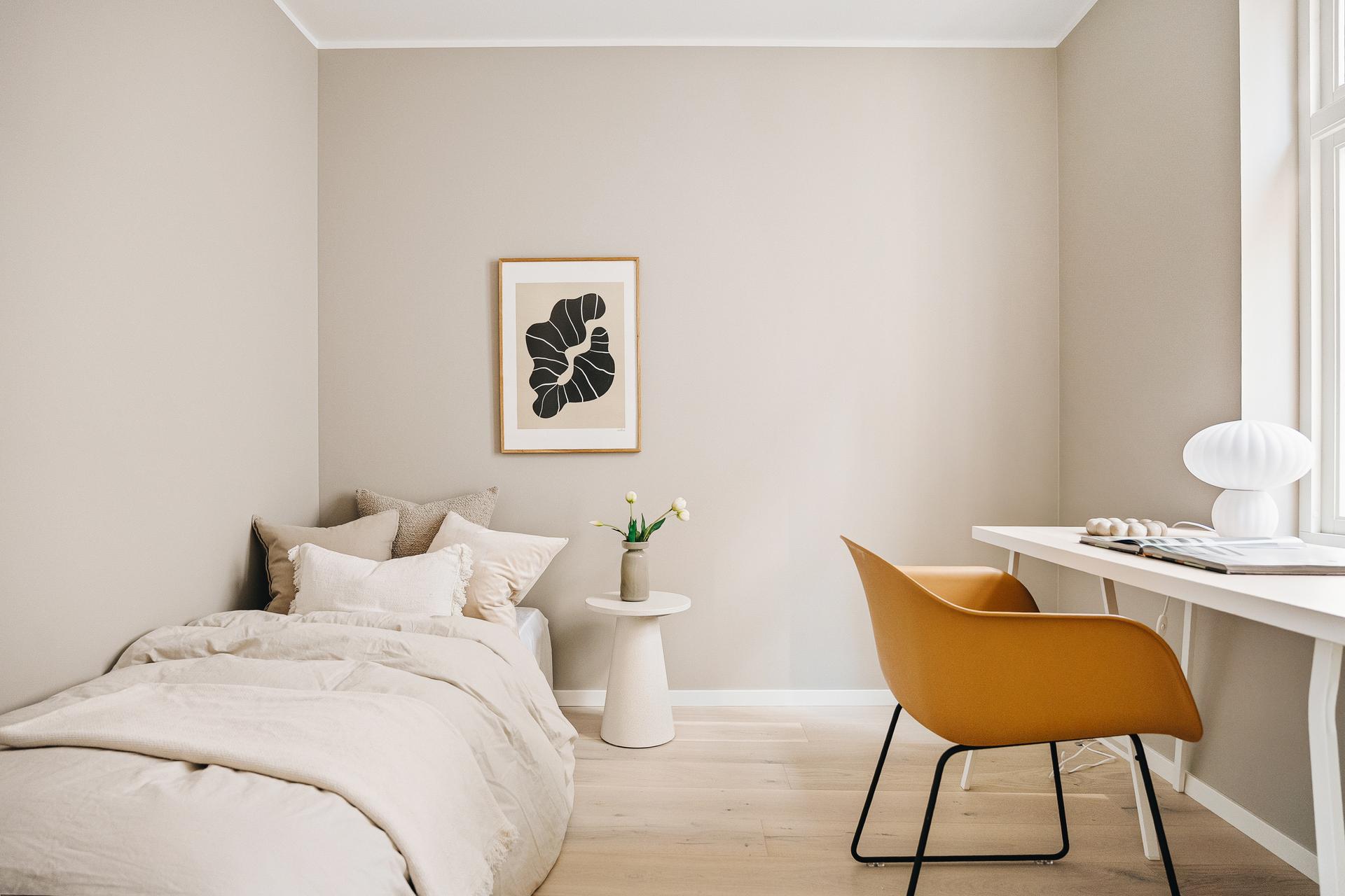 Leilighetens andre soverom måler til 7,5m². Et fleksibelt rom med gode bruksmuligheter.