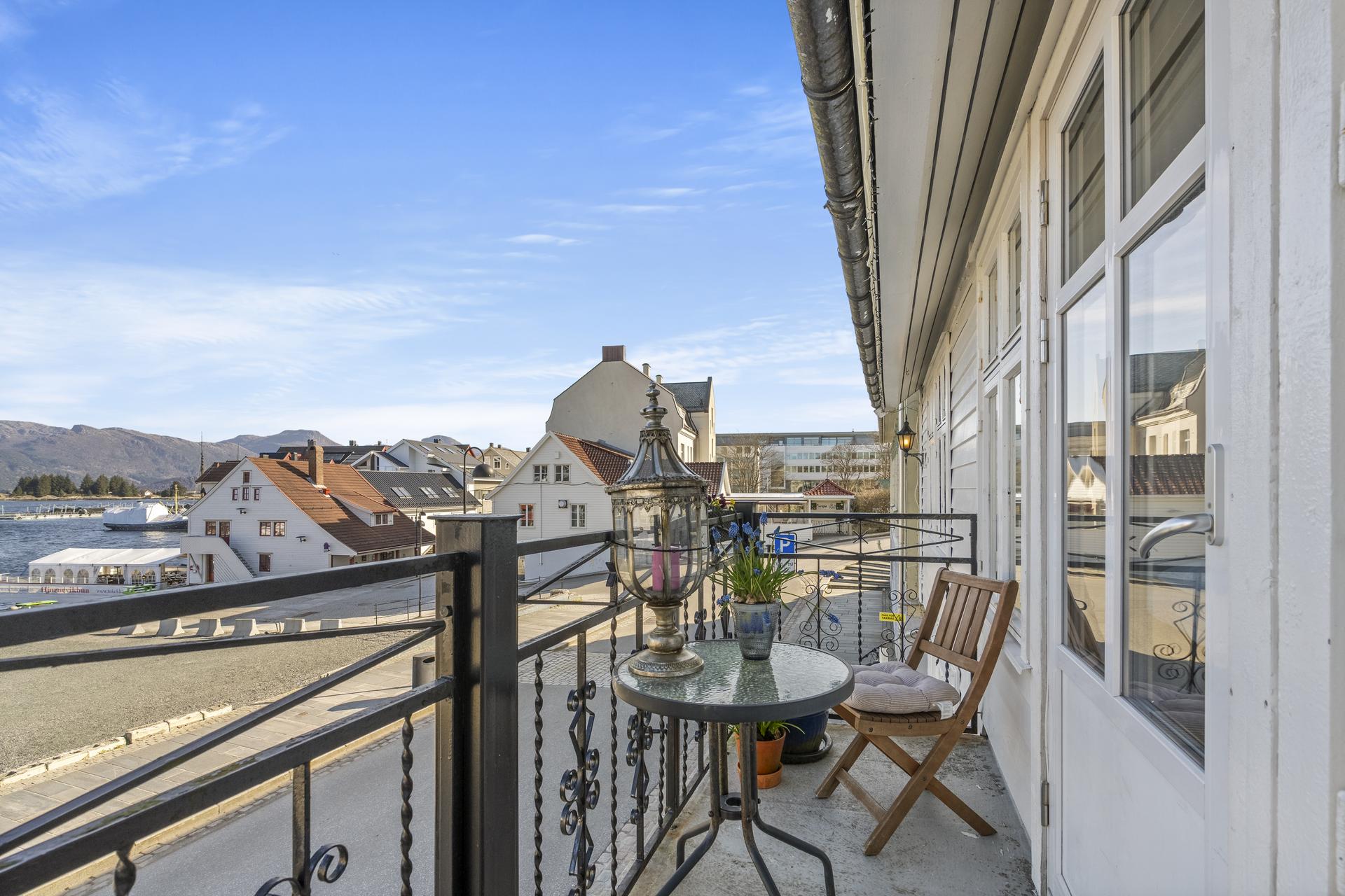 - Kanskje byens beste balkong på 17. mai? - 